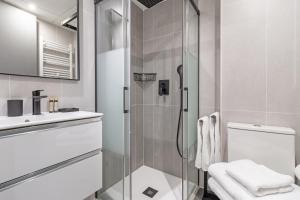 Escape in Trendy Triplex with Terrace in the Heart of Madrid Toledo atico II