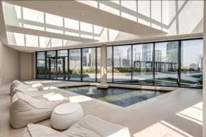 Presidential Suite Heart of Downtown with Stunning View