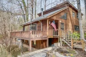 Charming Cabin with Fire Pit and Decks about 7 Mi to Helen - Batesville