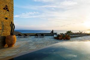 Villa Gaia, Beachfront, Plunge Pool & Sunset by Explore Andros