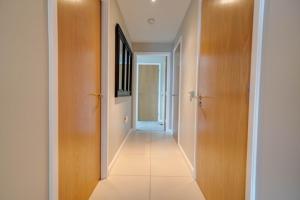 TALLEST BUILDING IN THE CITY CENTRE SLEEPS 5 incredible city mountain and Lagan views