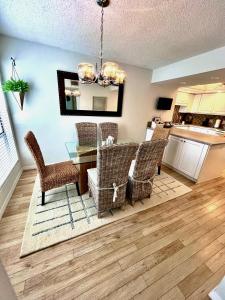 Luxury Waterfront Views - Heated Pool - 1400sf Duplex - Minutes to the Beach