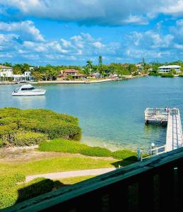 Luxury Waterfront Views - Heated Pool - 1400sf Duplex - Minutes to the Beach