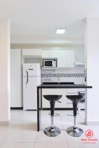 BH52: Ap com AC, Picinas, Academia, Sala de Jogos