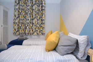 Salisbury - New 3br home, wifi, parking, sleeps 6, near Liverpool city centre