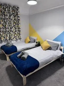 Salisbury - New 3br home, wifi, parking, sleeps 6, near Liverpool city centre - 布兰博罗