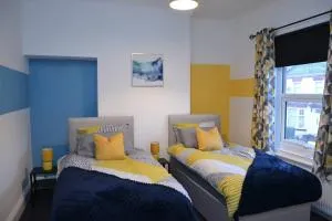 Londonderry - 3 BDR, Sleeps 6, Parking, WIFI, Stockton on Tees city centre - Norton