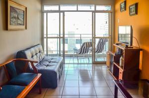 Apto 3Qts Cond. c piscina a 600m da Praia CEE202