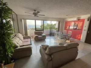 Costera, depa hasta 10 personas con vista al mar, alberca, terraza y aire acondicionado