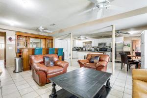 Pet-Friendly Lilburn Duplex w Patio & Grills!