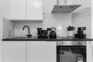 Serviced Modern Studio Flat - Sleeps 2 - Good Links to King Cross, Euston, Finchley Road Station - NW3 London