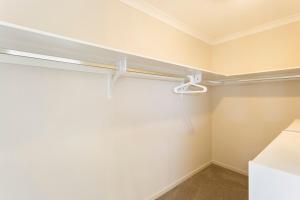 Elegant & Cozy Island Escape Near Downtown & Beach