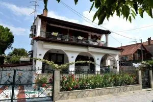 Villa Tania - Evkarpía