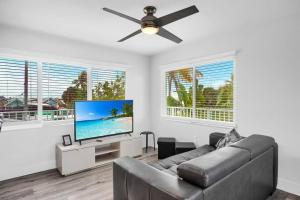 Waterfront Studio 1, Kayaks, Pool, Bay View, Wifi