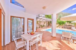 Villa Yeni with Private Pool& Sea View