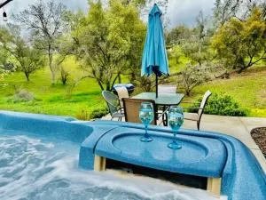 Lighthouse Suite Pet Friendly Hot Tub Sleeps 4 - Chowchilla