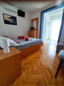 Apartments by the sea Zivogosce - Porat, Makarska - 6807