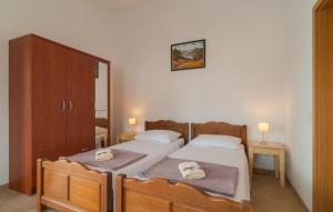 Apartments with parking space Splitska, Brac - 21974