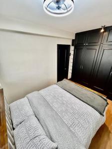Chelsea Cloisters - One Bedroom Serviced Apartment