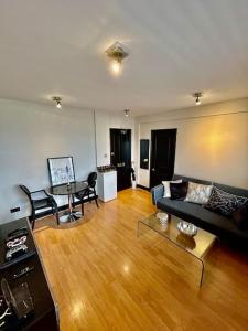 Chelsea Cloisters - One Bedroom Serviced Apartment