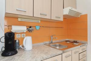 Apartments by the sea Sukosan, Zadar - 15036