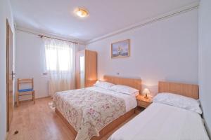 Apartments with parking space Supetarska Draga - Gonar, Rab - 22586