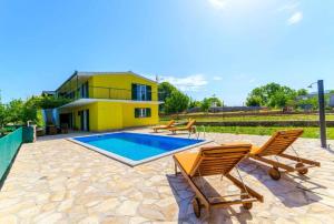 Family friendly house with a swimming pool Primorski Dolac, Zagora - 22653