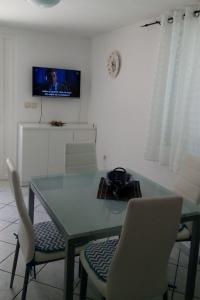 Apartments with a parking space Postira, Brac - 22664