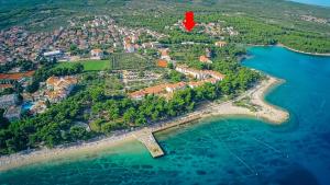 Apartments by the sea Supetar, Brac - 22673