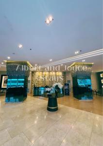 Emma Mattress 1BR CONDO @ FAME (pool & city view)