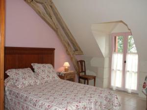Gîte Tourangeau près de Loches avec Cheminée et Jardin - FR-1-381-40