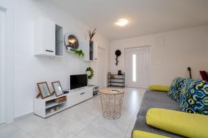 Apartments with a parking space Poljica, Zadar - 21807