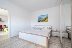 Apartments with a parking space Poljica, Zadar - 21807