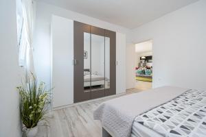 Apartments with a parking space Poljica, Zadar - 21807