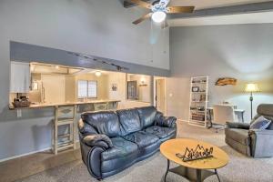 Apartment in Pinetop Community w Gas Grill!