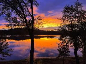 Private Ranch Log Cabin Lakeside Escape - Eagle Point