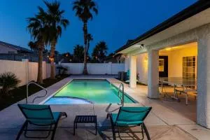 HavaINCREDIBLE Stay Pool Spa Movies EVSE - Паркер