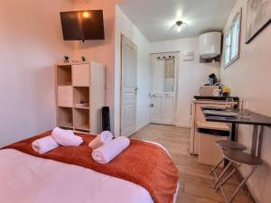 Appartements Road Stop Studio *Paris*Disney*Gare* : photos des chambres