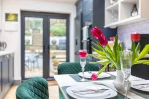 Stone Cottage in Picturesque North Yorkshire Village - Bull Dog Cottage - Ampleforth