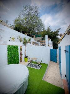 Petite maison avec terrasse