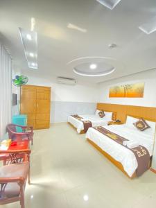 KHÁCH SẠN PHÚ HƯNG