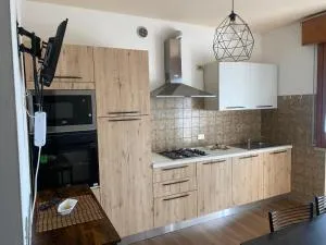 Colors Apartments - 吉希拉诺