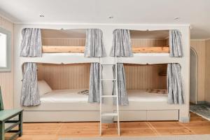 Seaside Bliss for Families: Home Away from Home