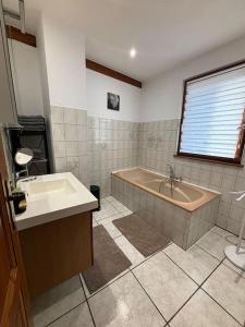 Maisons de vacances Gite de la Fontaine Charmante maison au coeur de Beblenheim - Route des vins : photos des chambres
