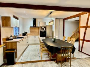 Maisons de vacances Gite de la Fontaine Charmante maison au coeur de Beblenheim - Route des vins : photos des chambres