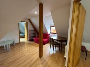 Maisons de vacances Gite de la Fontaine Charmante maison au coeur de Beblenheim - Route des vins : photos des chambres