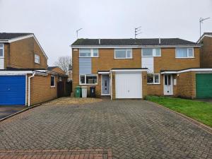 3 Severn close Contractor home in Oakham near Rutland Water with parking