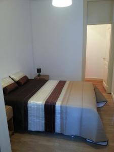 Double Room with Shared Bathroom room in Residência Almirante