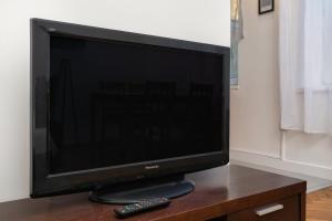 Park Strzelecki Two-Level Apartment by BookingHost