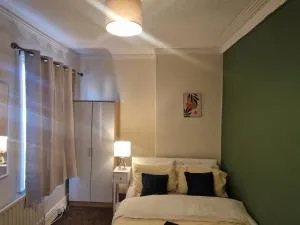 Executive 2-Bedroom House in Wallsend - 沃尔森德